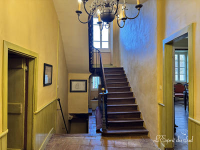 Maison - 668 m² - 14 pièces