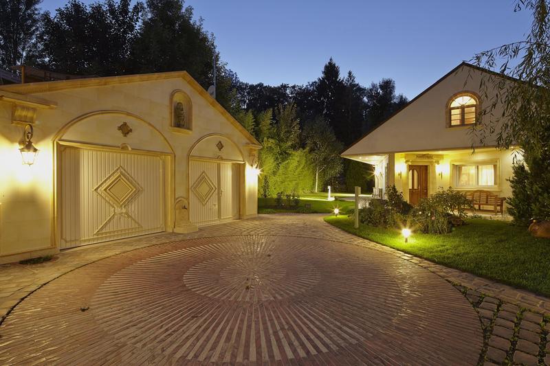 Maison - 296 m² - 10 pièces