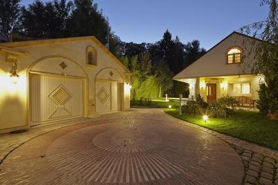 Maison - 296 m² - 10 pièces