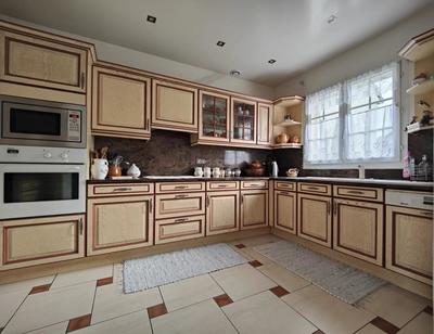 Maison - 137 m² - 6 pièces