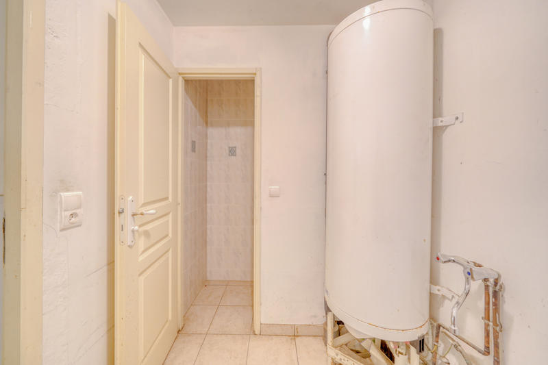 Parking / Garage - 600 m²