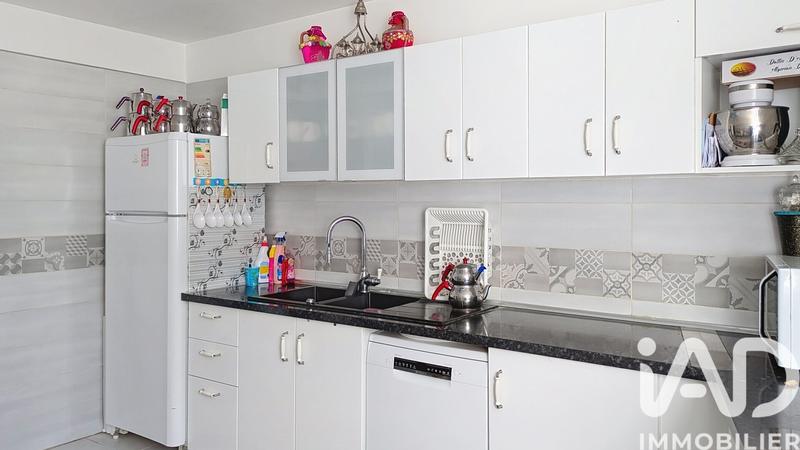 Maison - 280 m² - 16 pièces