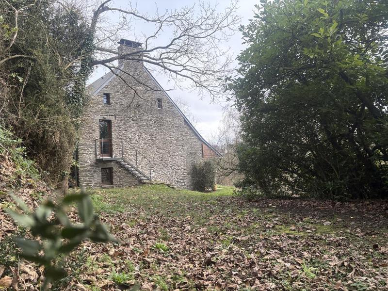 Maison - 216 m² - 7 pièces