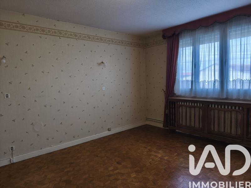 Maison - 233 m² - 7 pièces