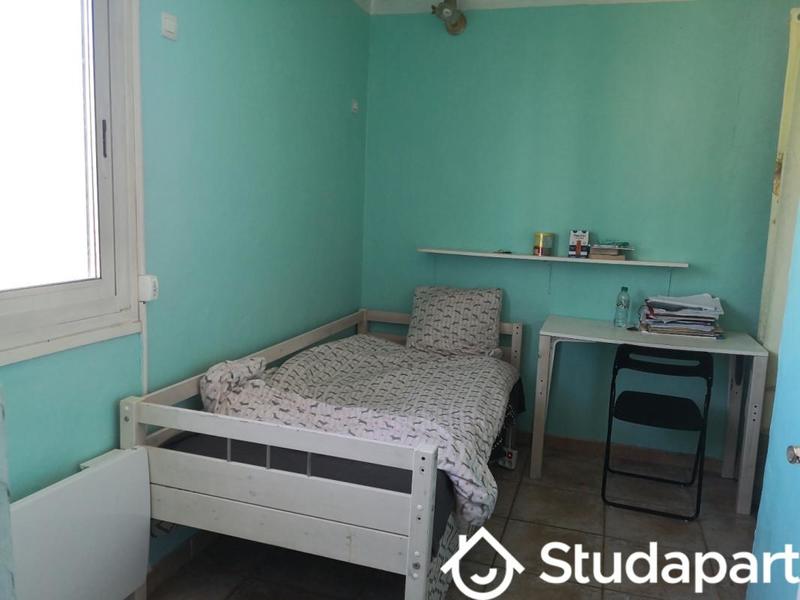 Chambre - 10 m² - 1 pièce