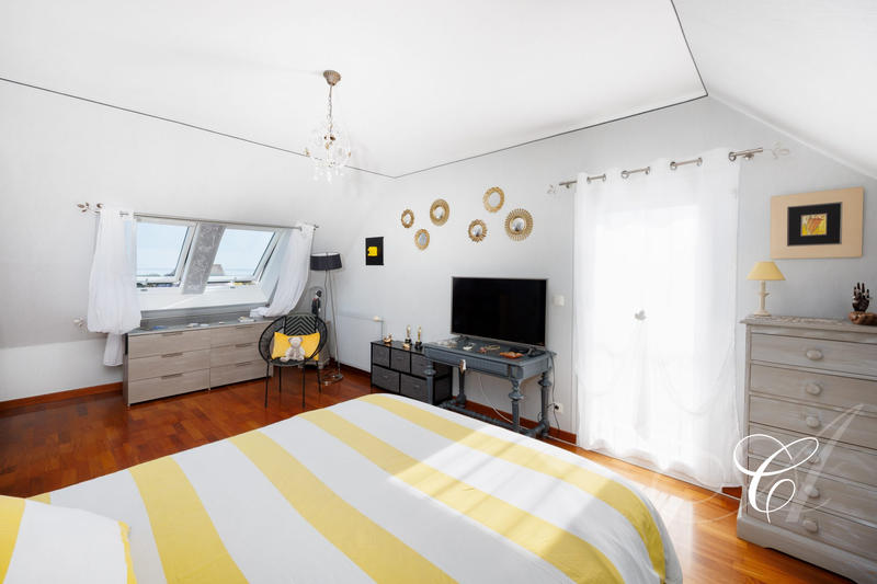 Maison traditionnelle - 171 m² - 7 pièces