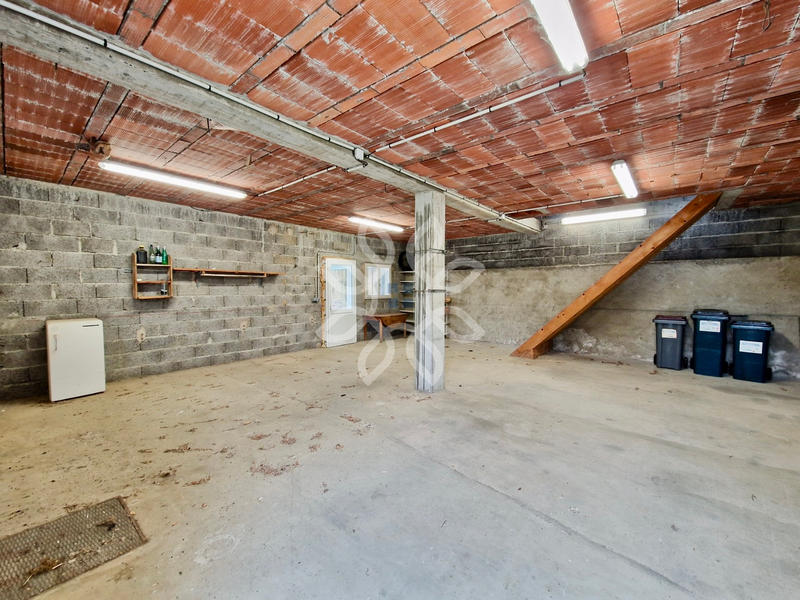 Propriété - 361 m² - 10 pièces