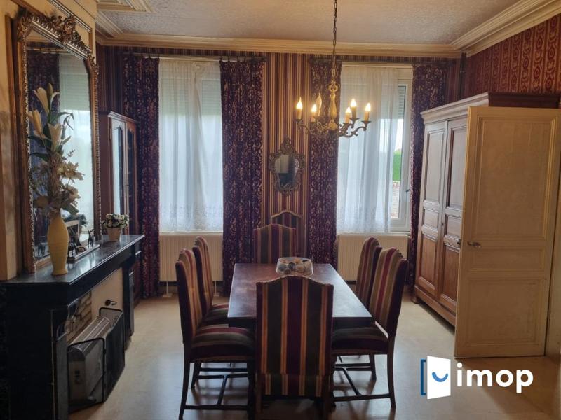 Maison - 230 m² - 7 pièces