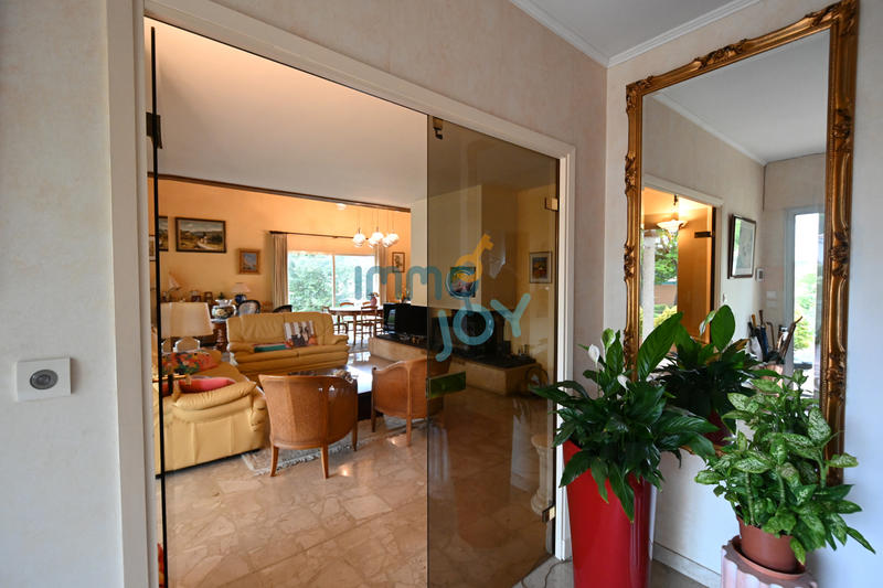 Maison - 245 m² - 7 pièces