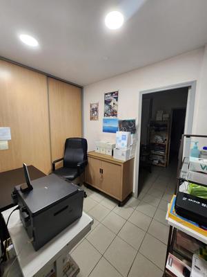 Fonds de commerce - Magasins - 188 m²