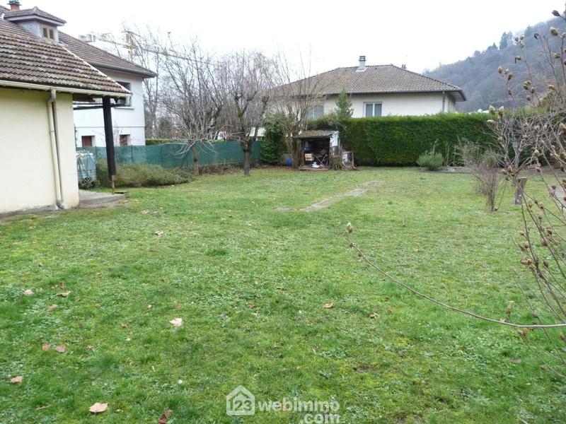 Maison - 248 m² - 11 pièces