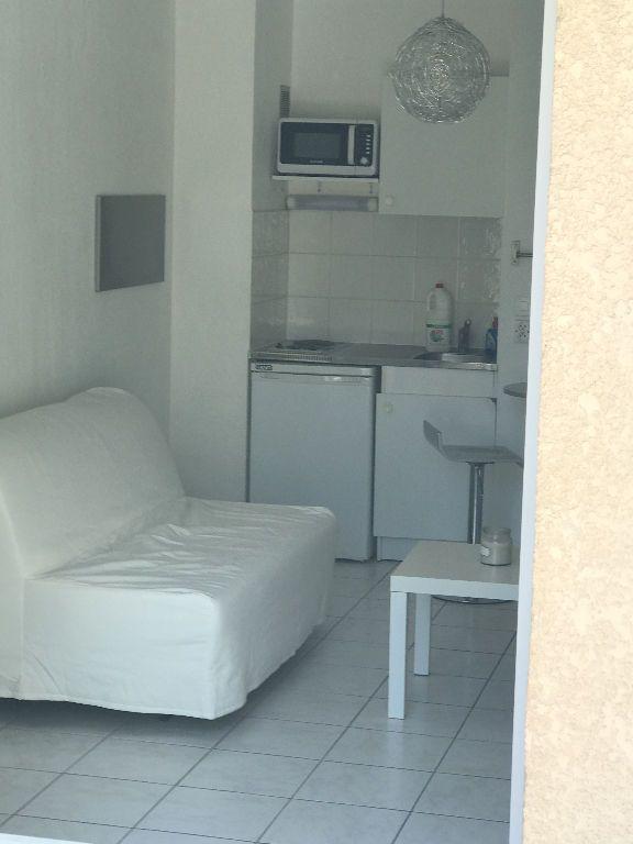 Studio - 19 m² - 2 pièces