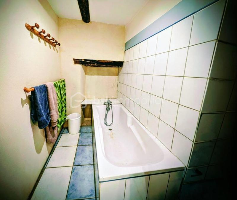 Maison en pierre - 186 m² - 6 pièces