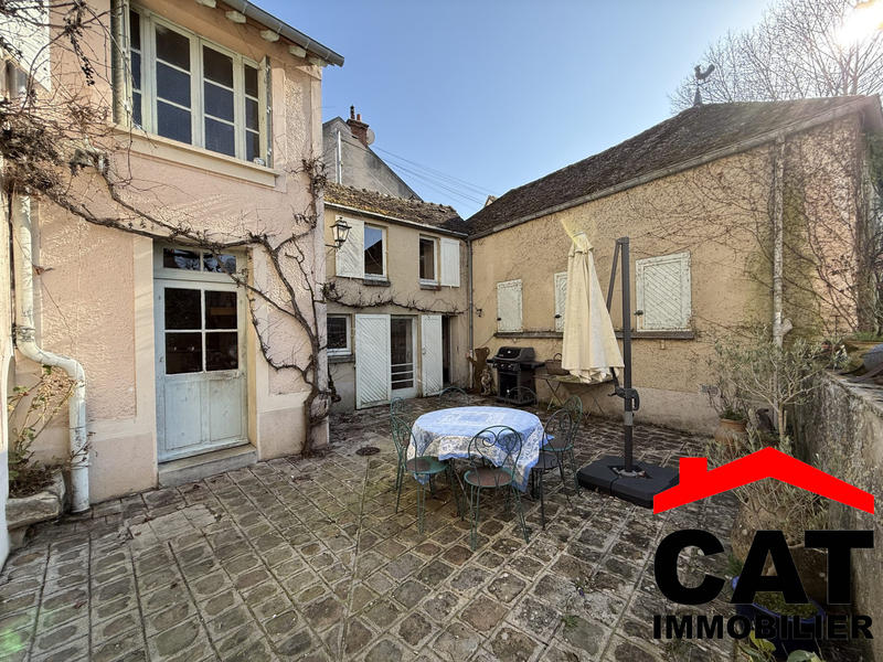 Maison - 366 m² - 13 pièces