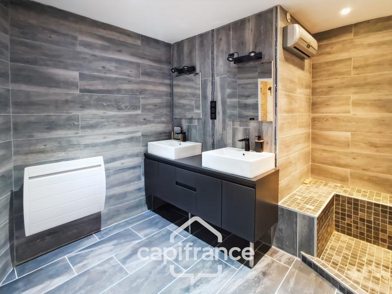 Maison de village - 201 m² - 10 pièces