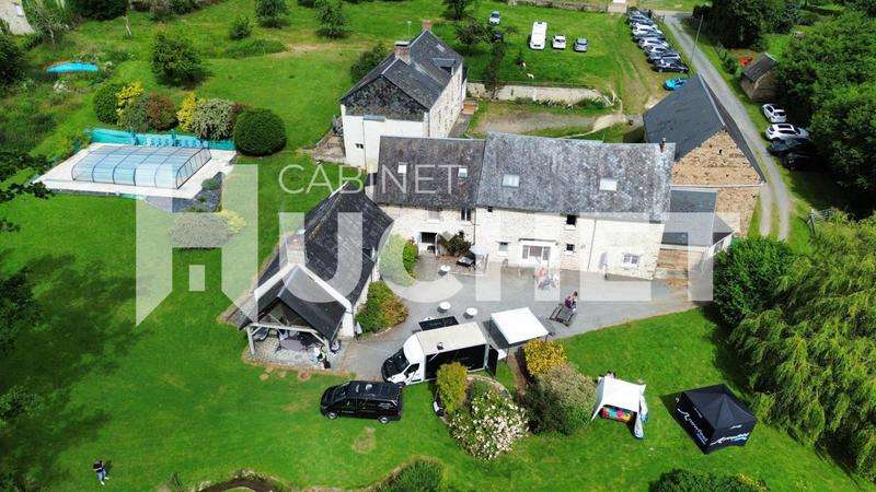 Maison - 644 m² - 15 pièces