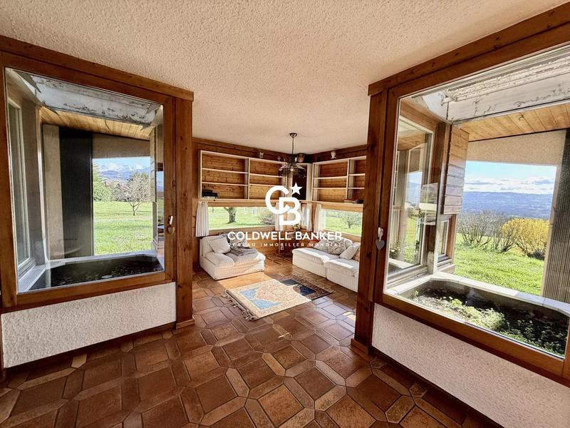 Maison - 250 m² - 7 pièces