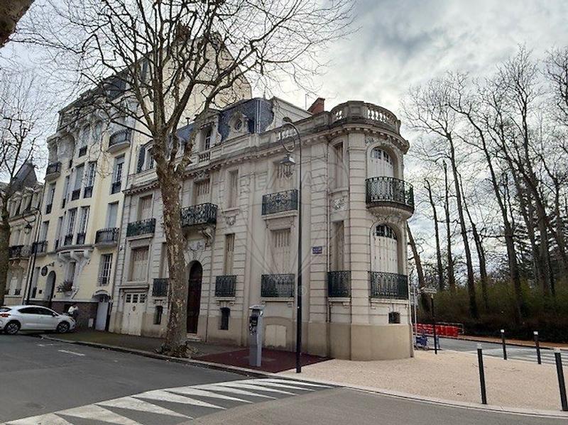 Hôtel particulier - 300 m² - 12 pièces