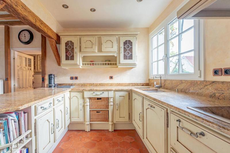 Maison - 353 m² - 9 pièces