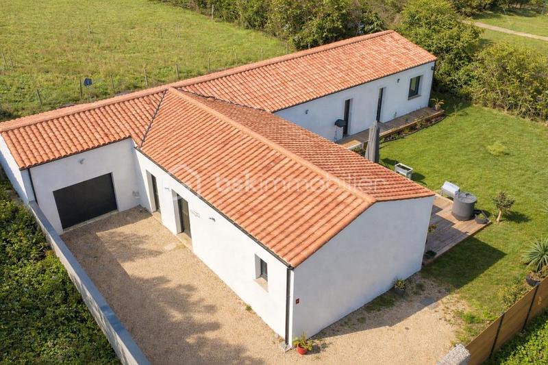 Maison traditionnelle - 138 m² - 6 pièces