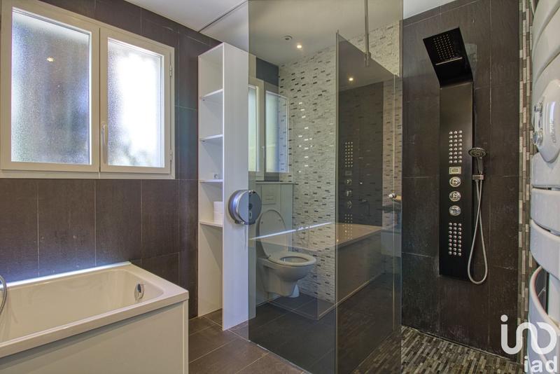 Maison - 195 m² - 7 pièces