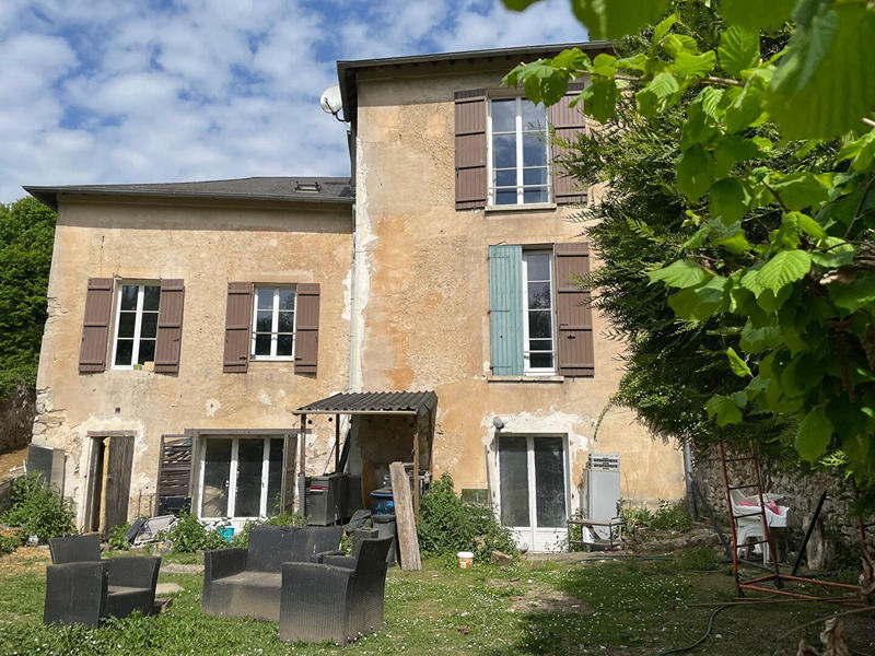 Maison - 230 m² - 8 pièces
