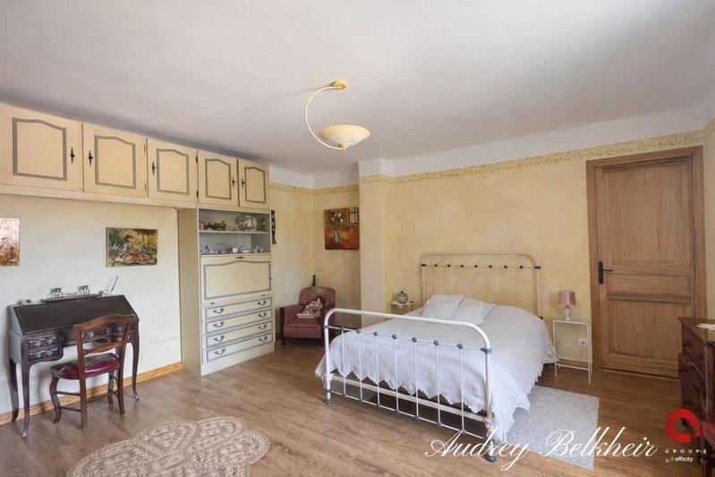 Maison en pierre - 260 m² - 7 pièces