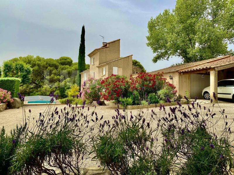 Maison traditionnelle - 150 m² - 6 pièces