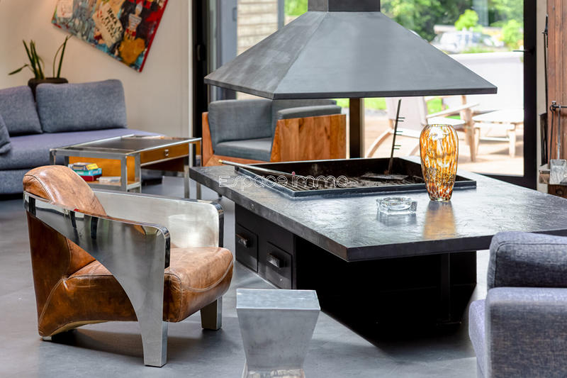 Maison - 630 m² - 8 pièces