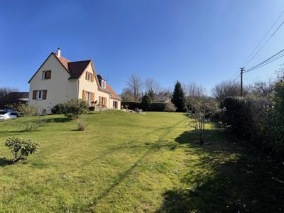 Maison traditionnelle - 147 m² - 7 pièces