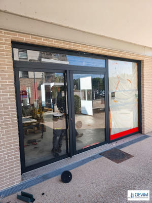 Local commercial - 179 m²