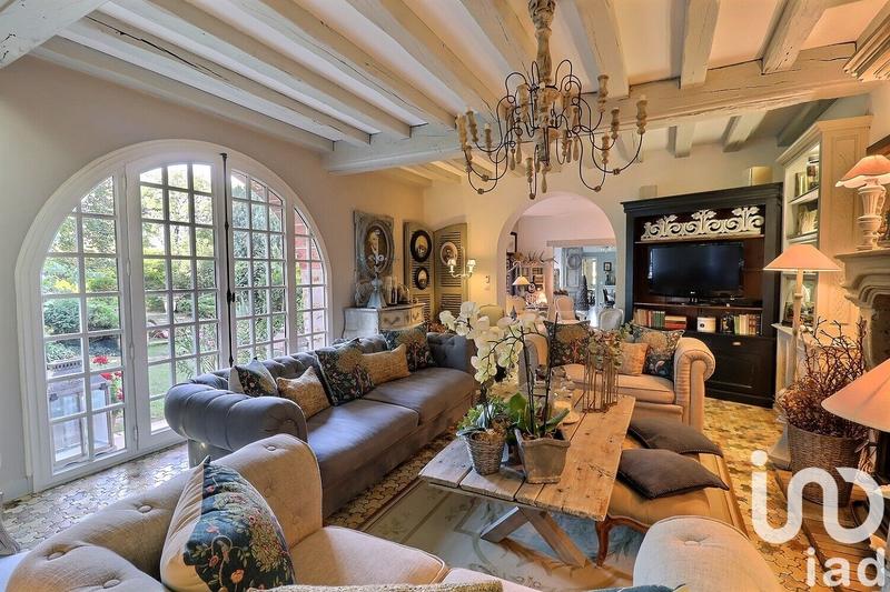 Maison - 250 m² - 10 pièces