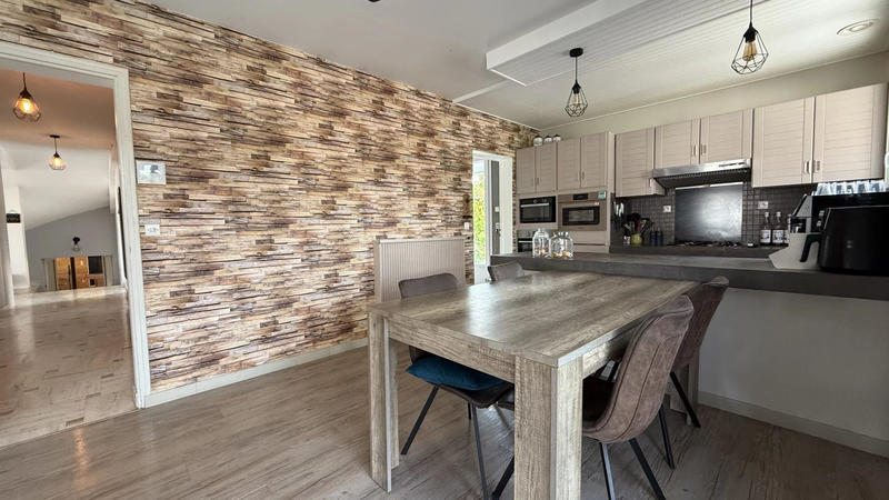 Maison - 307 m² - 10 pièces