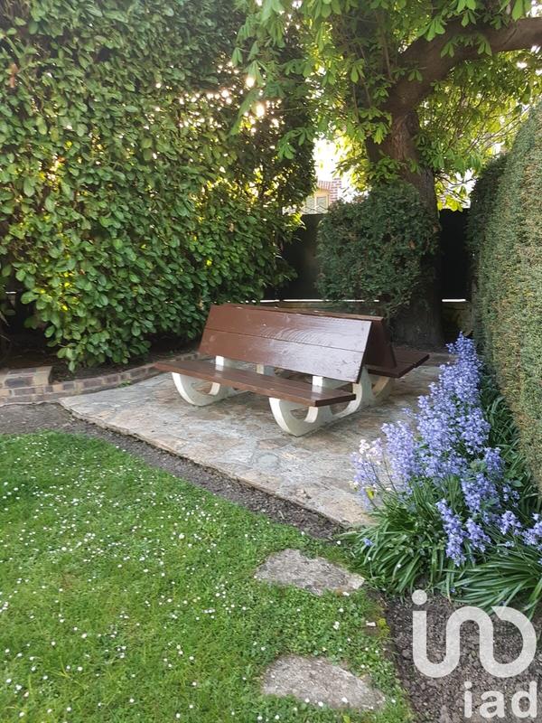 Maison - 220 m² - 8 pièces