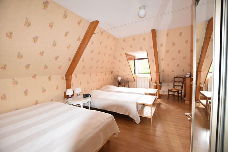 Maison - 183 m² - 6 pièces