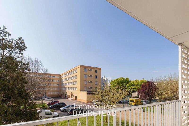 Appartement - 65 m² - 5 pièces