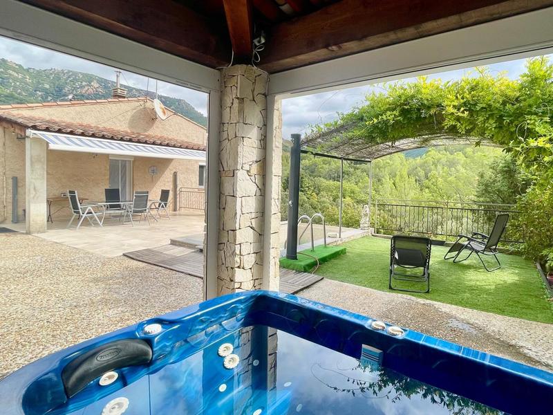 Maison - 197 m² - 7 pièces