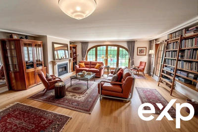 Maison - 230 m² - 7 pièces