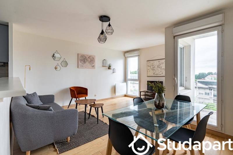 Chambre - 10 m² - 1 pièce