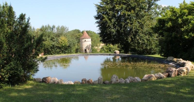 Manoir - 2 000 m² - 30 pièces