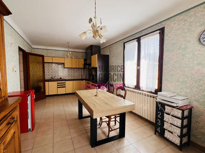 Maison - 183 m² - 7 pièces