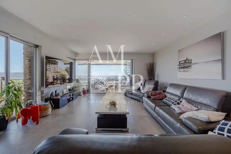 Maison - 291 m² - 8 pièces