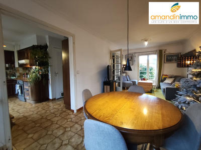 Maison - 97 m² - 7 pièces