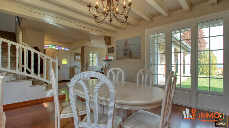 Maison - 185 m² - 7 pièces