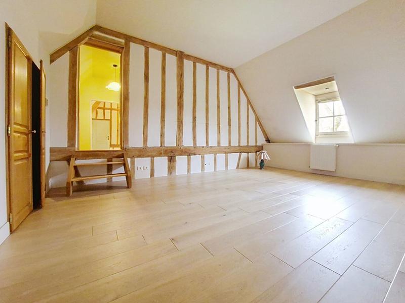 Maison - 232 m² - 9 pièces