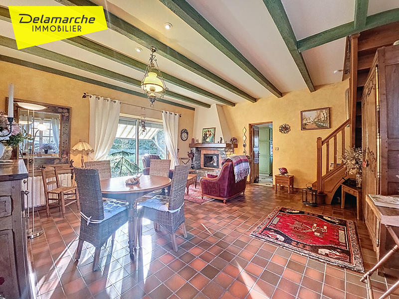 Maison - 161 m² - 8 pièces