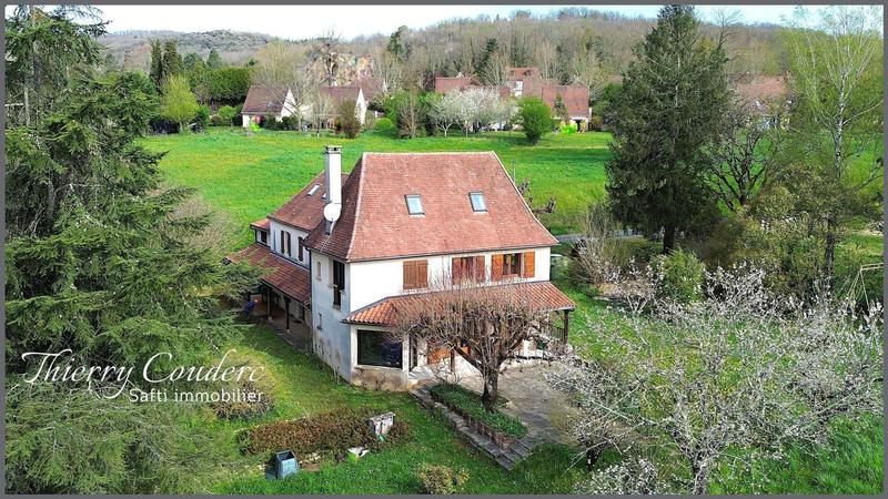 Maison - 181 m² - 10 pièces