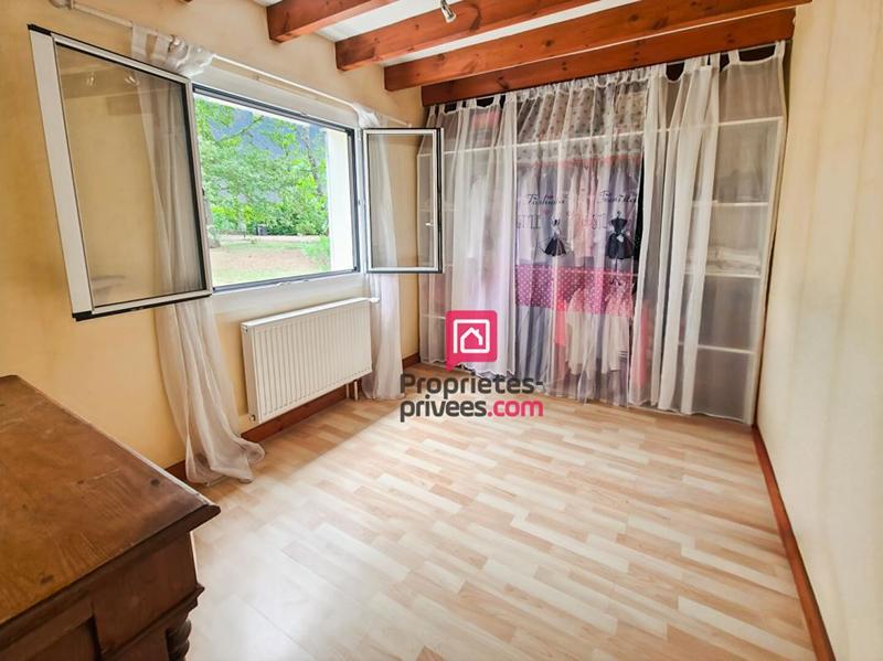 Maison - 225 m² - 8 pièces