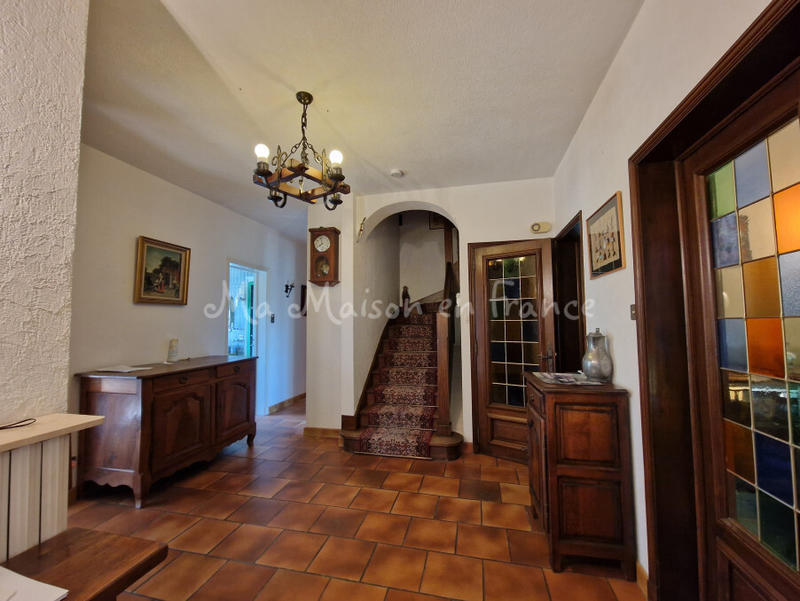 Maison - 225 m² - 11 pièces