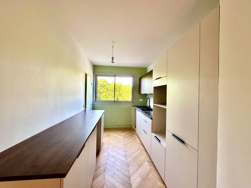Appartement - 80 m² - 3 pièces
